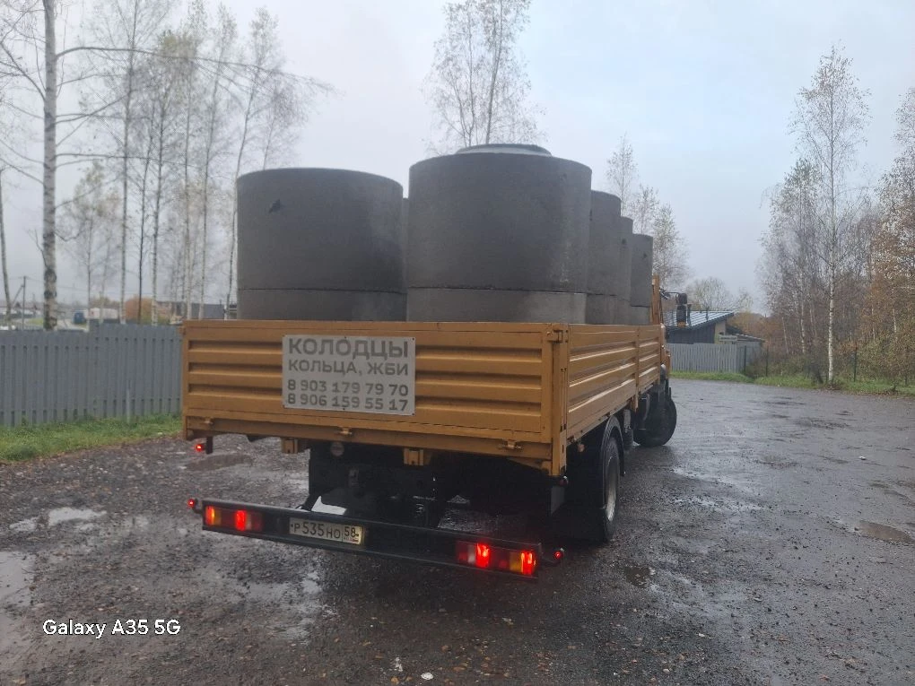 Готовая партия колец на манипуляторе